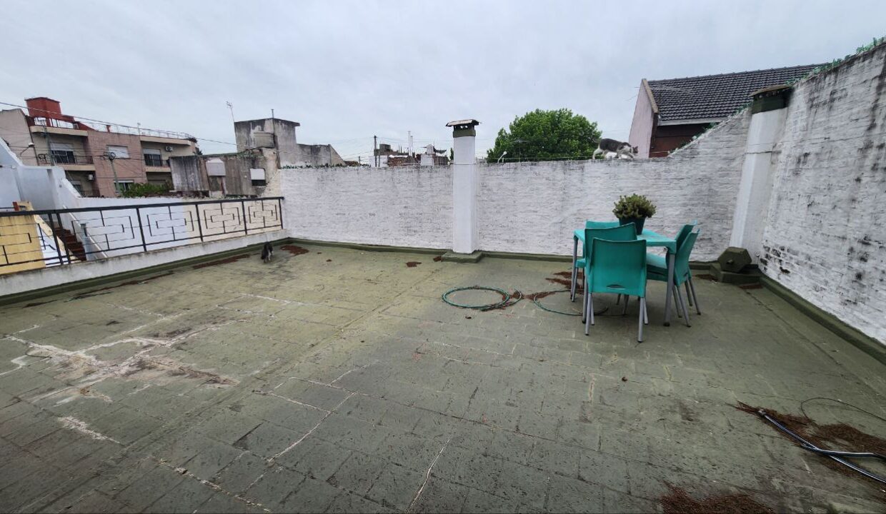 photo_5159256776753482646_y