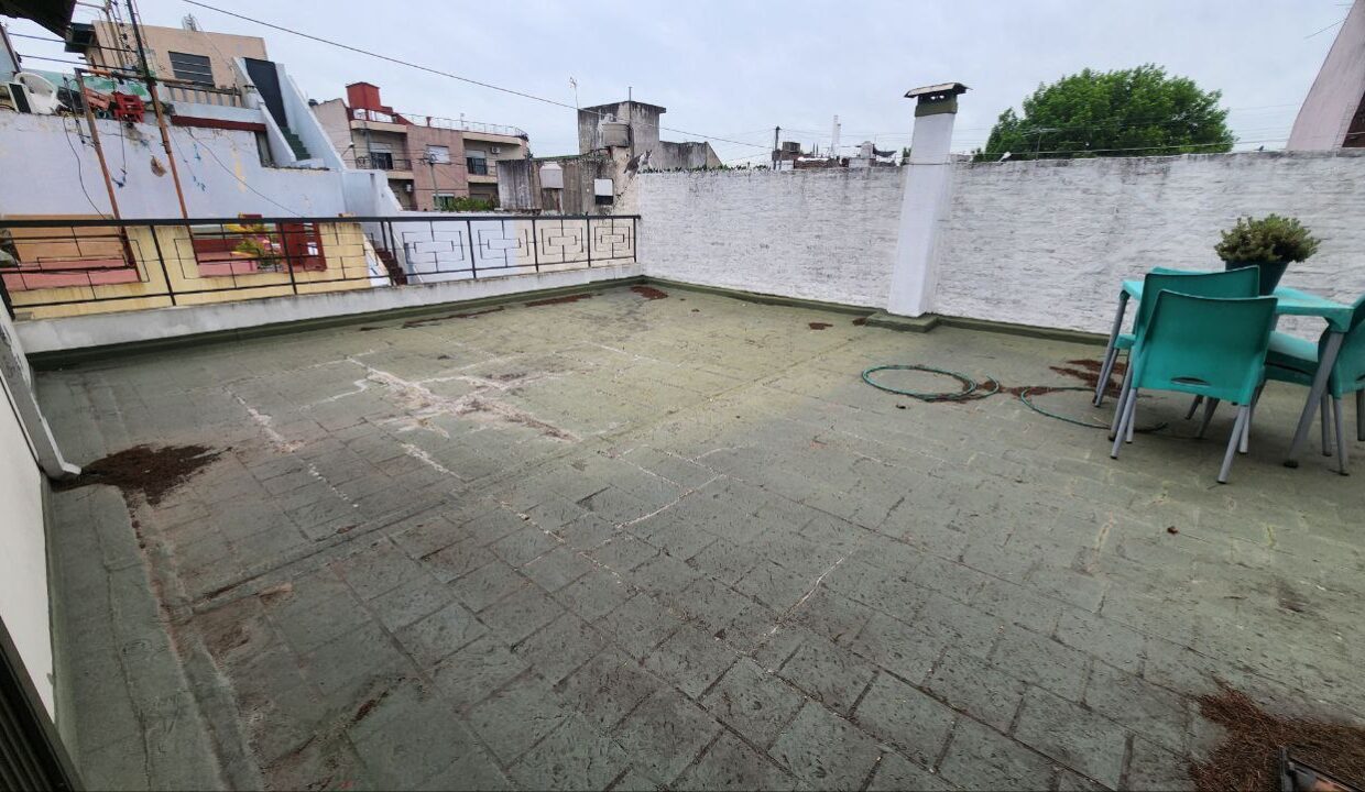 photo_5159256776753482654_y