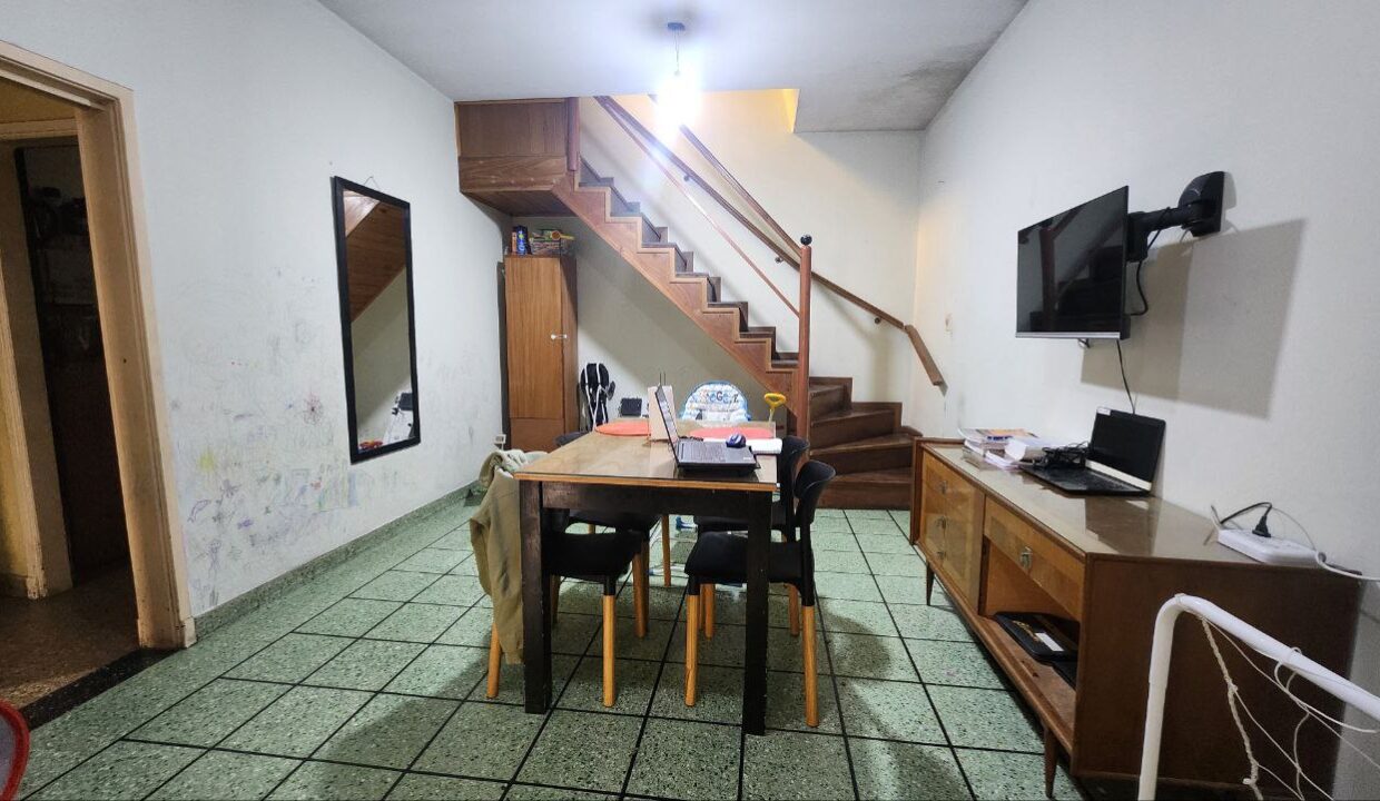 photo_5159256776753482655_y