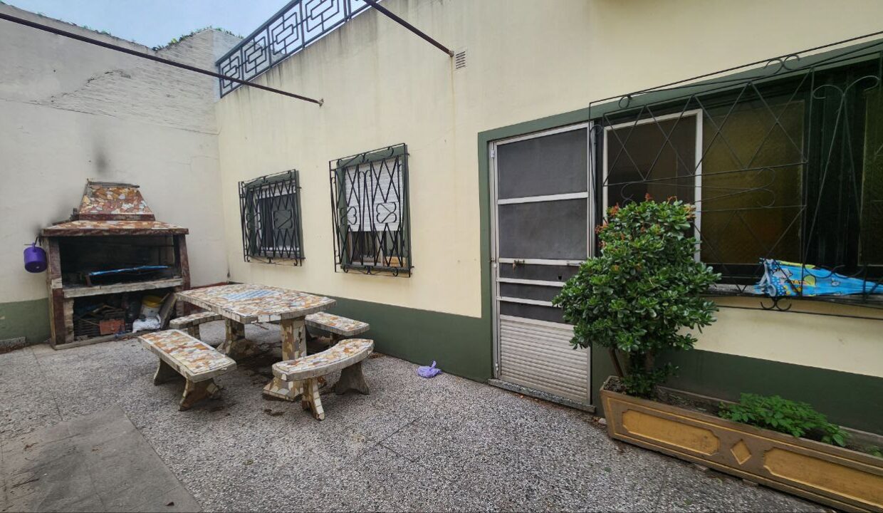 photo_5159256776753482658_y