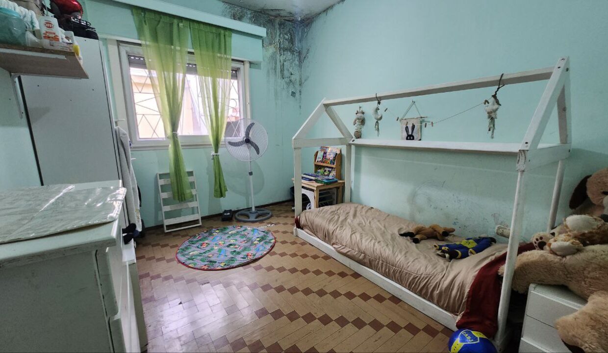 photo_5159256776753482673_y