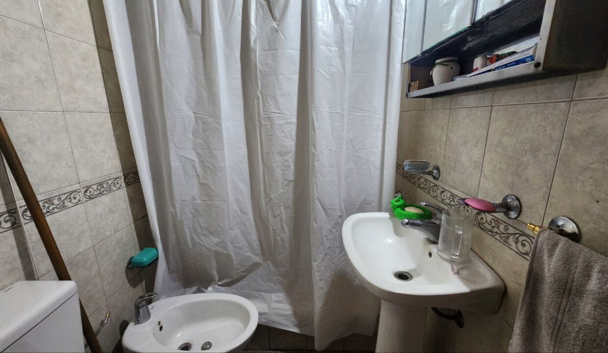 photo_5159256776753482695_y