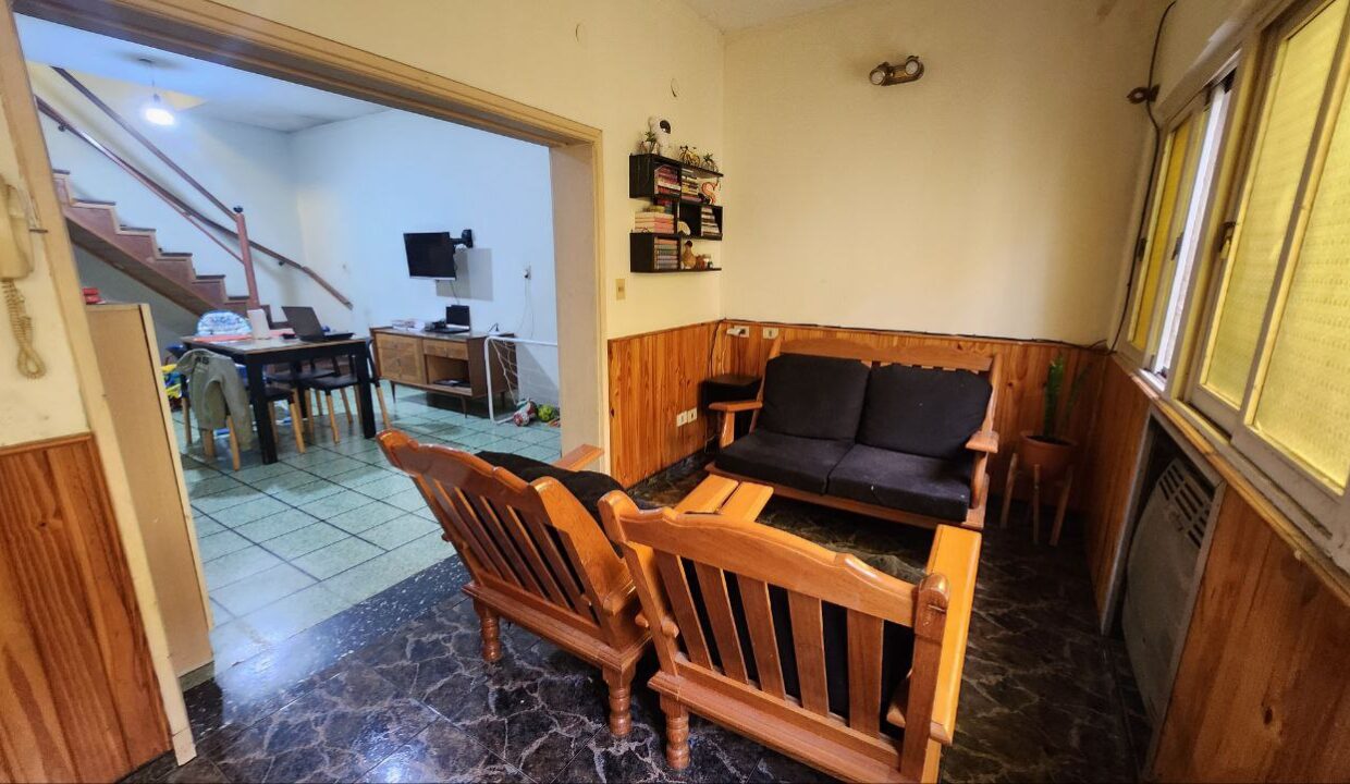 photo_5159256776753482718_y