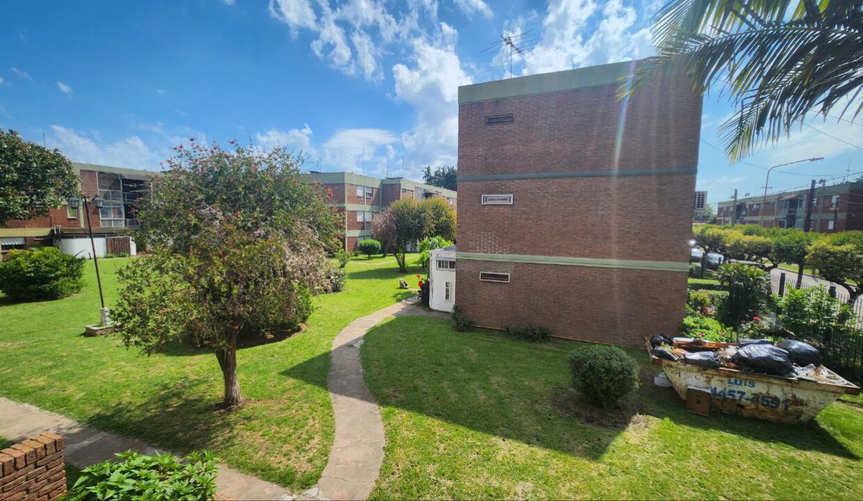 photo_4920389039555283796_y