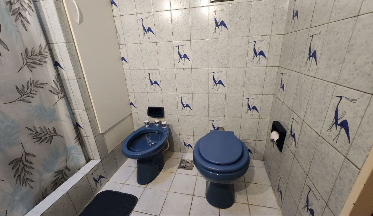 5030536301945925218
