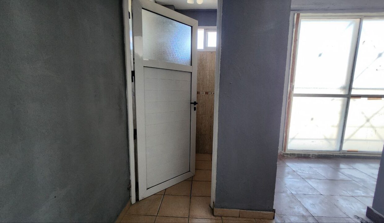 photo_4940874899685837607_y