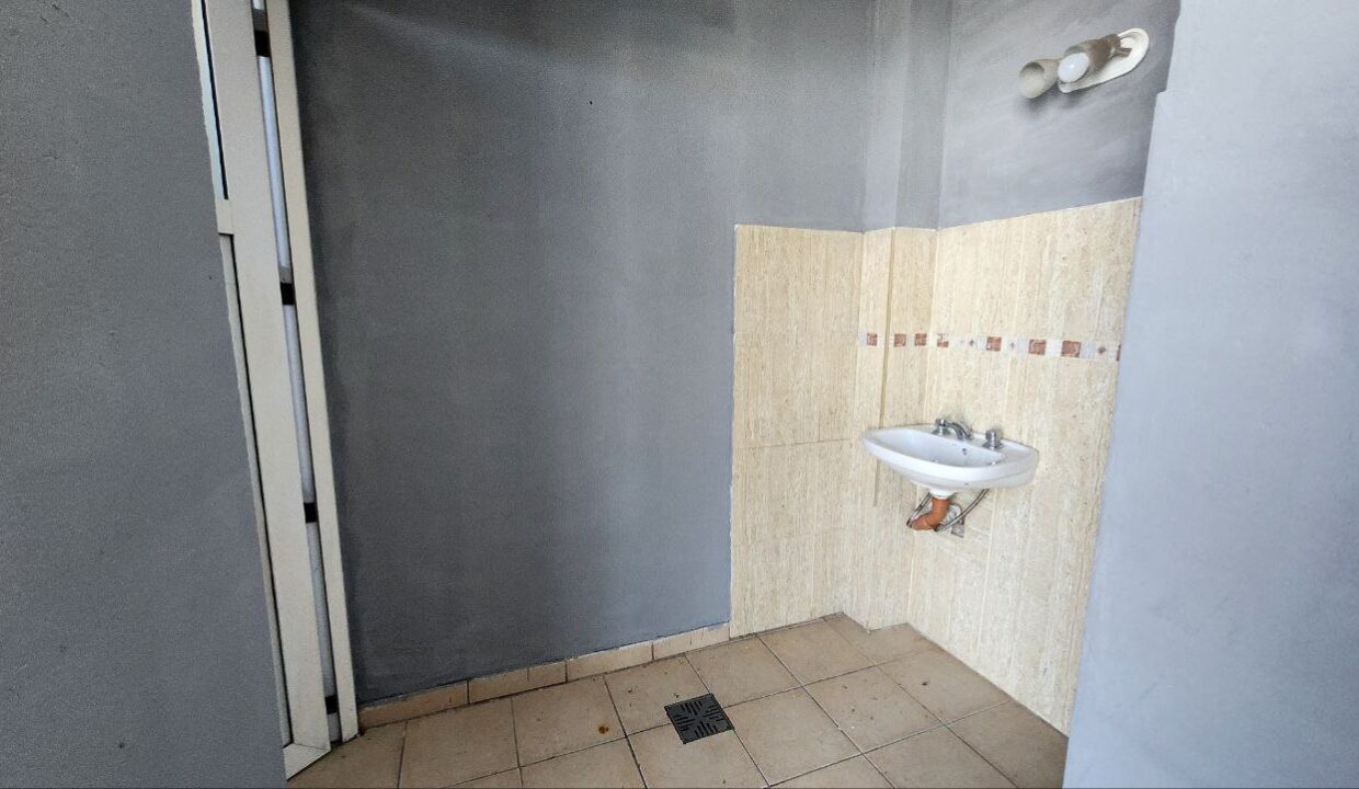 photo_4940874899685837638_y