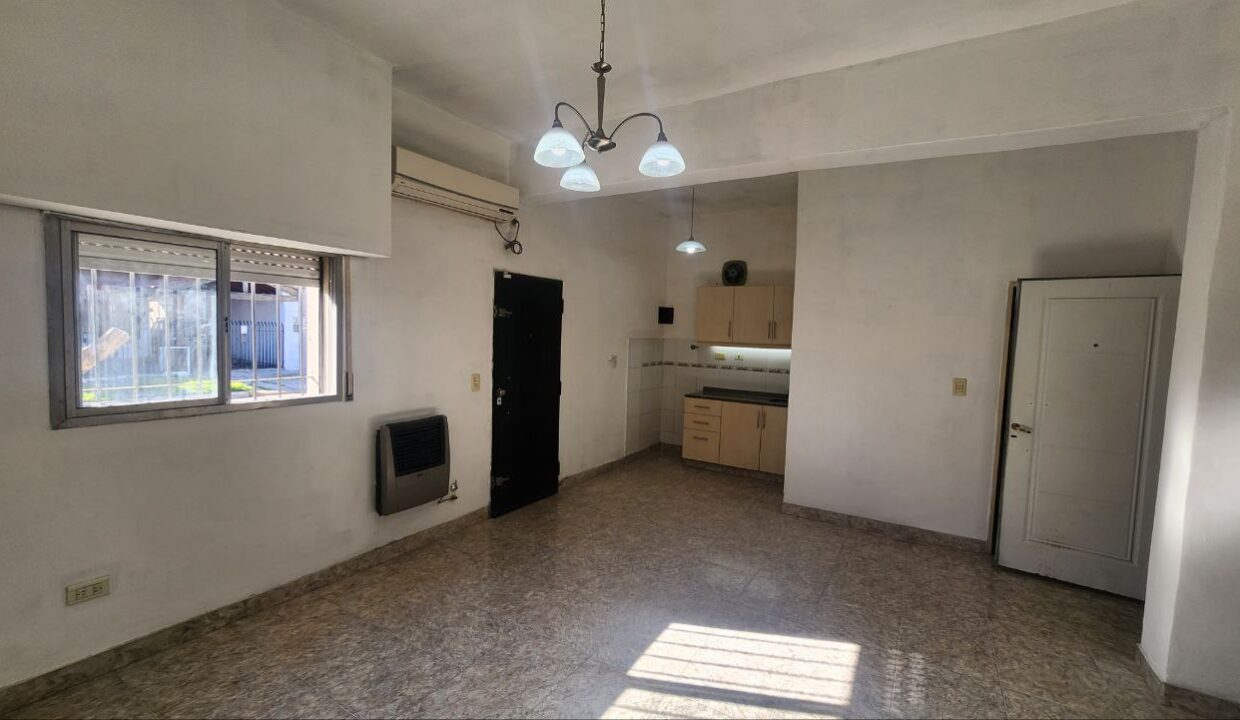 photo_5093656833548815125_y (1)