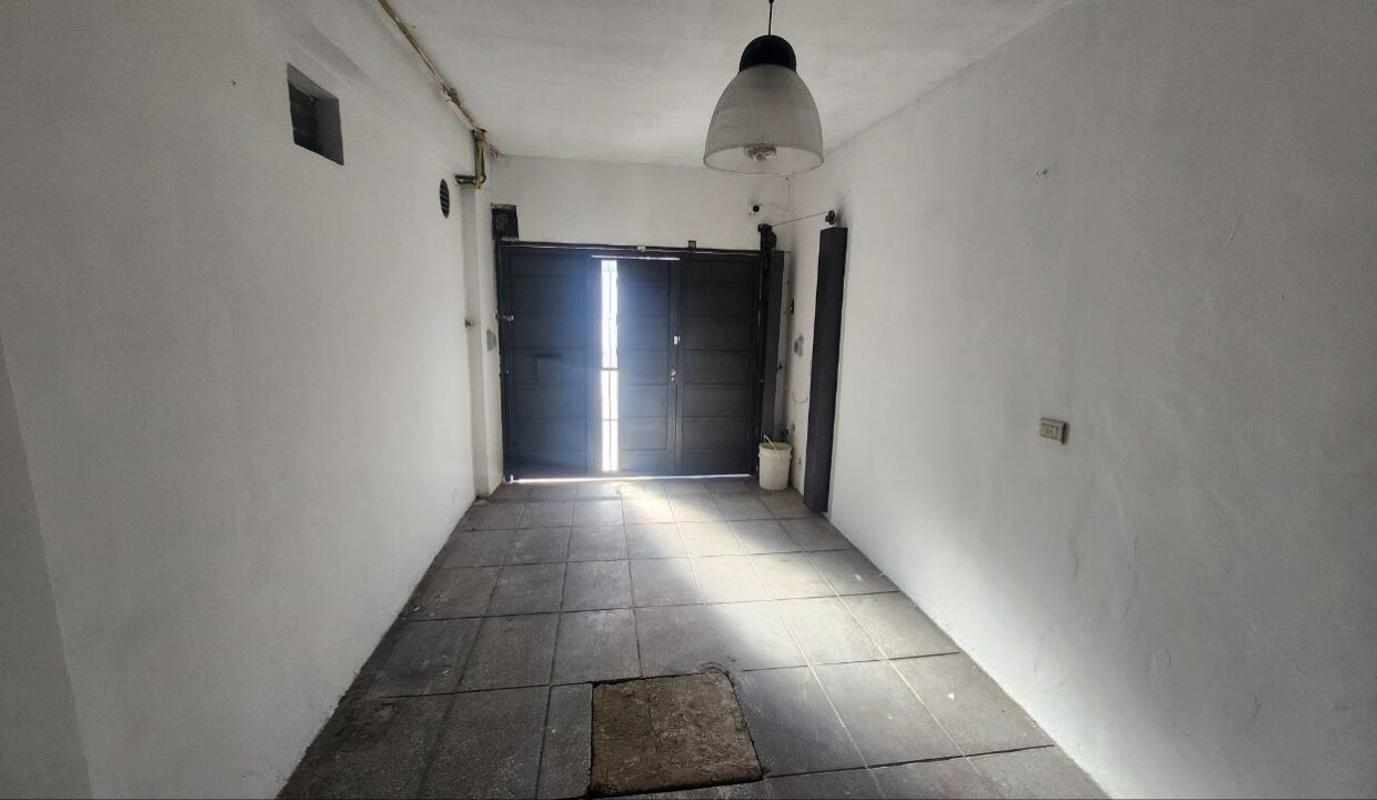 photo_5093656833548815135_y (1)