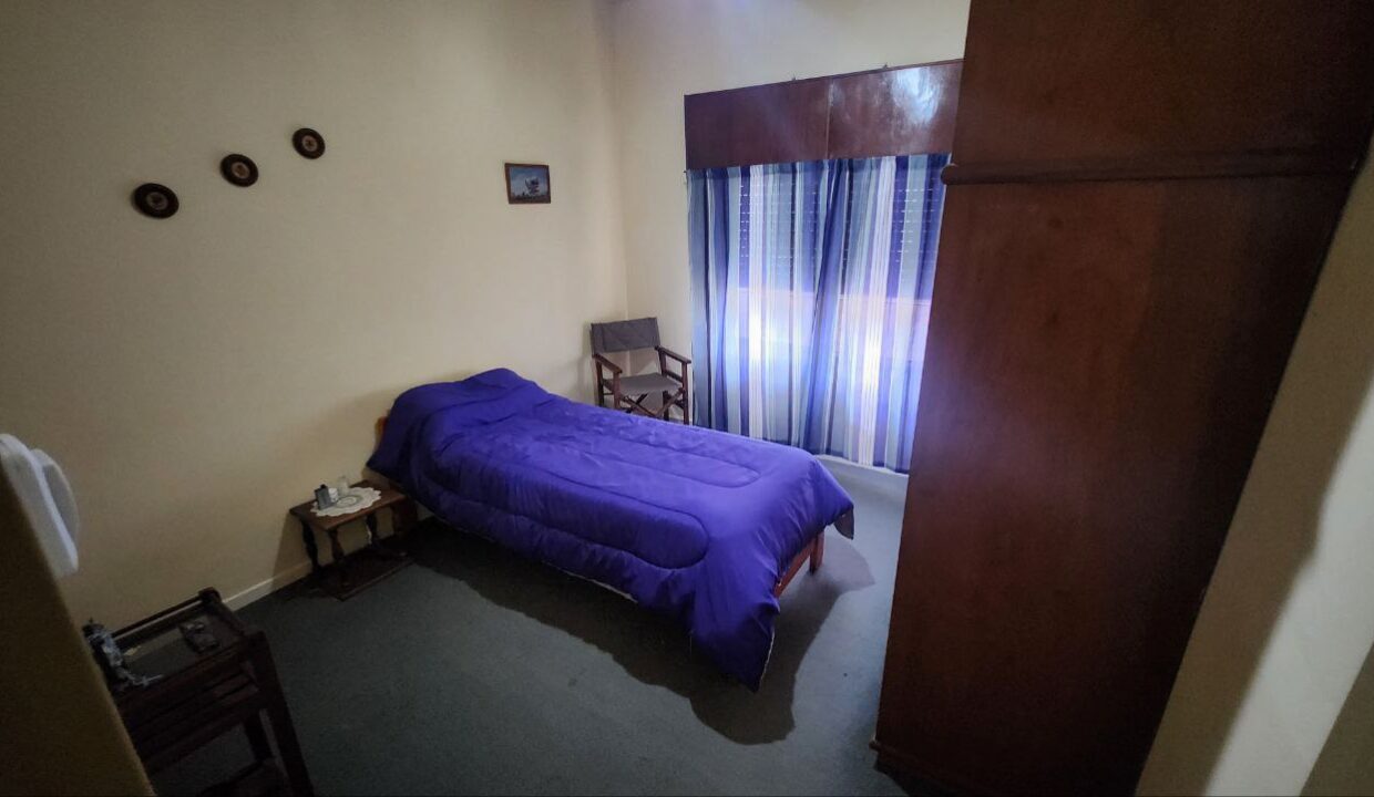 photo_4988213522416208850_y