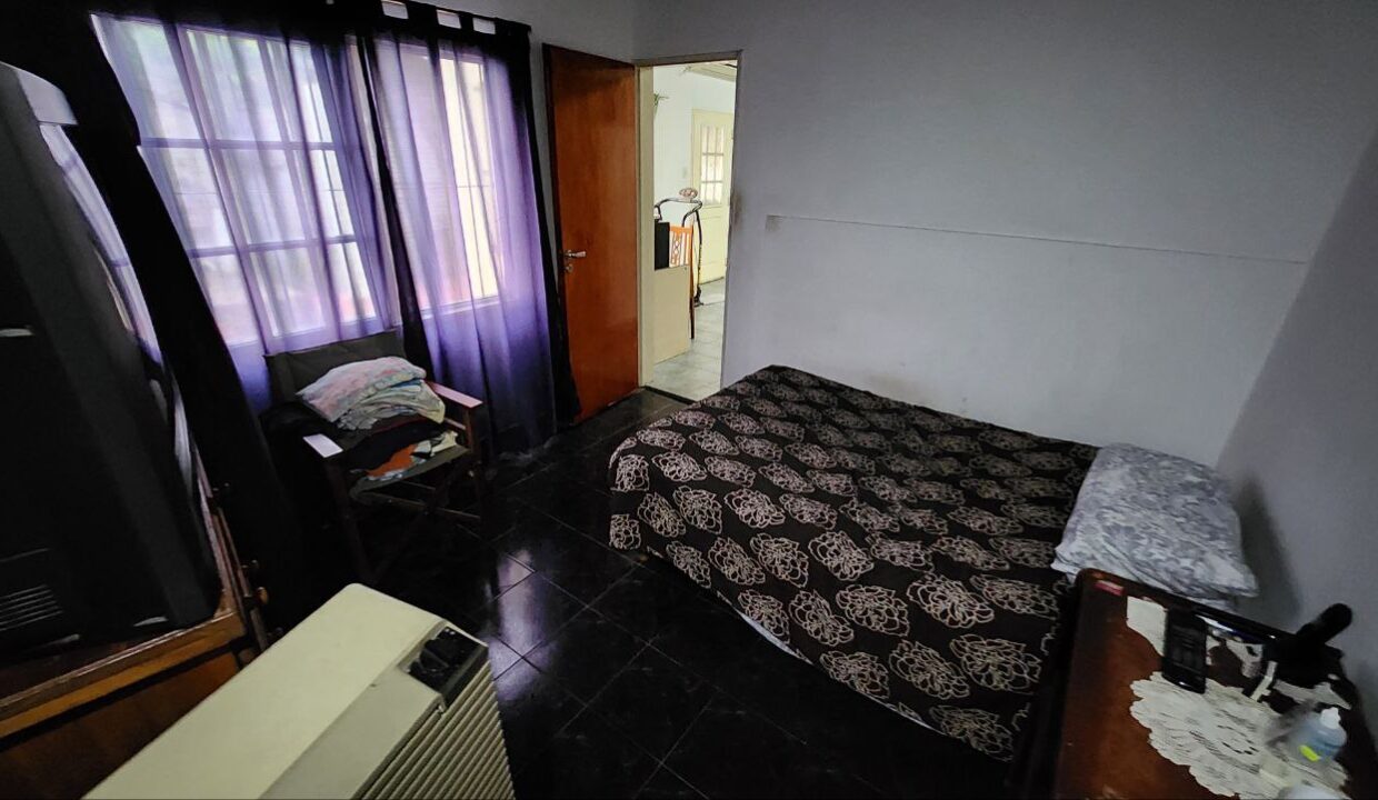 photo_4988213522416208858_y