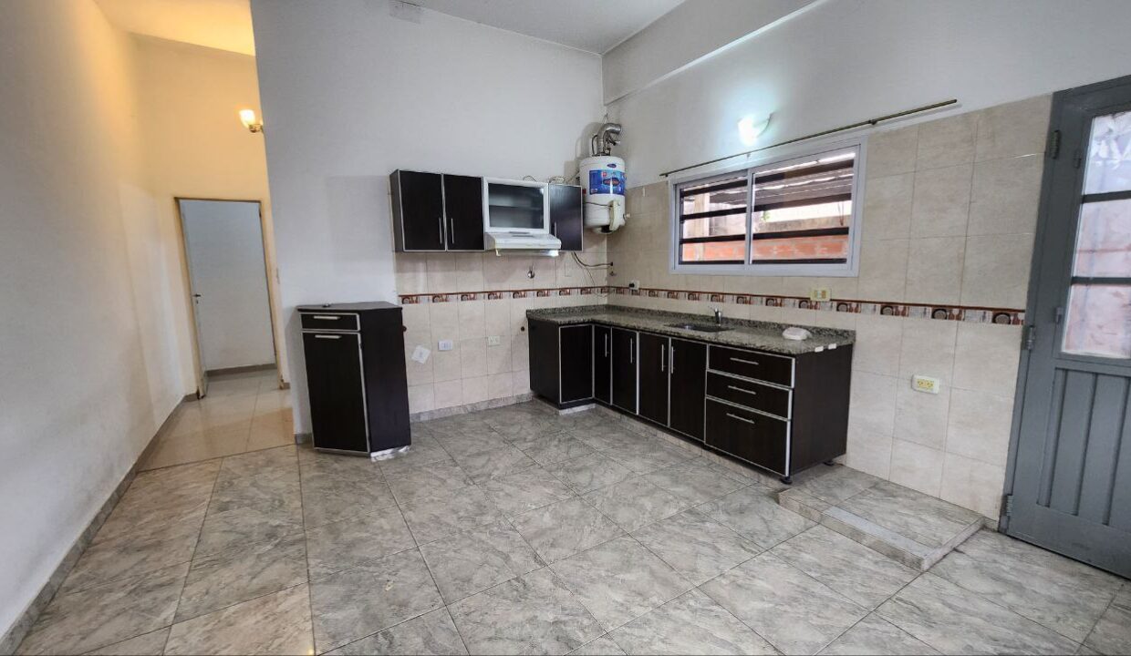 photo_5138871818289613817_y