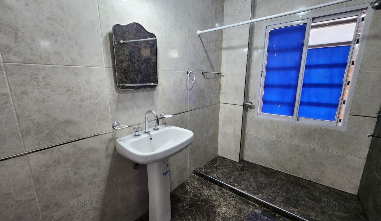 photo_5138871818289613827_y