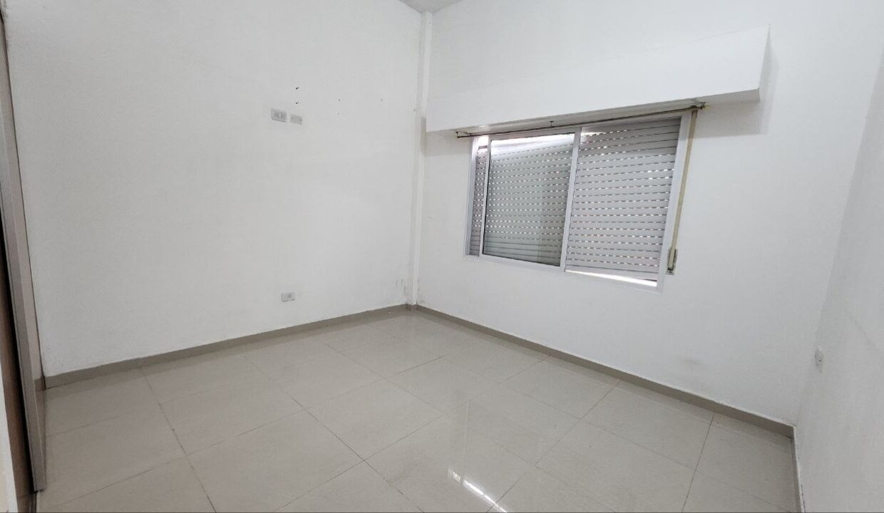 photo_5138871818289613833_y