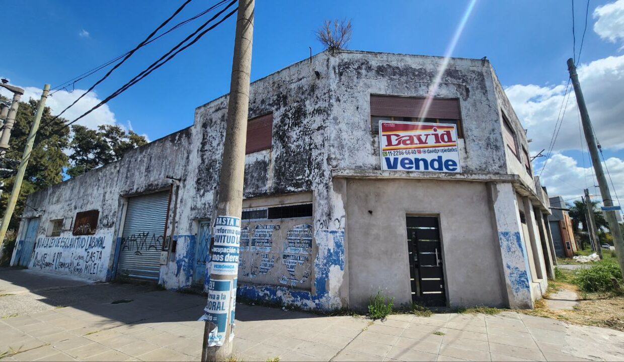 photo_5015173195341958044_y