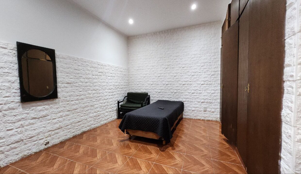 photo_5017198766343261064_y