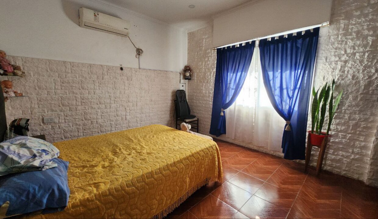 photo_5017198766343261093_y