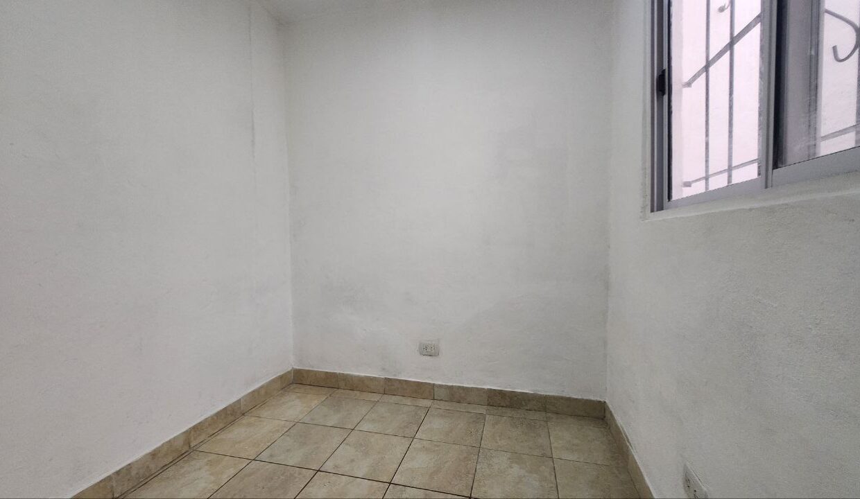 photo_5017198766343261230_y