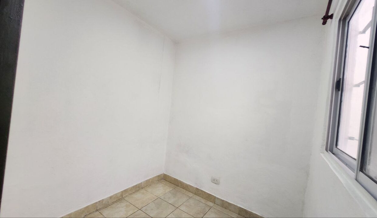 photo_5017198766343261232_y