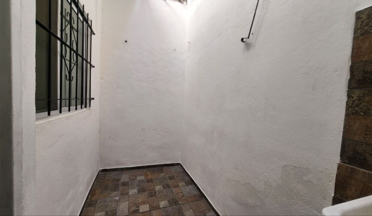 photo_5017198766343261252_y