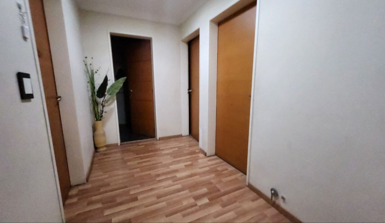 4913563211240508827
